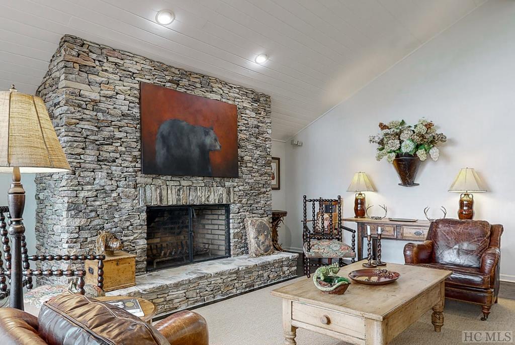 490 North Big Bearpen Mountain Road