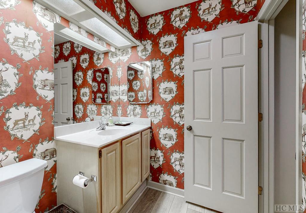 490 North Big Bearpen Mountain Road