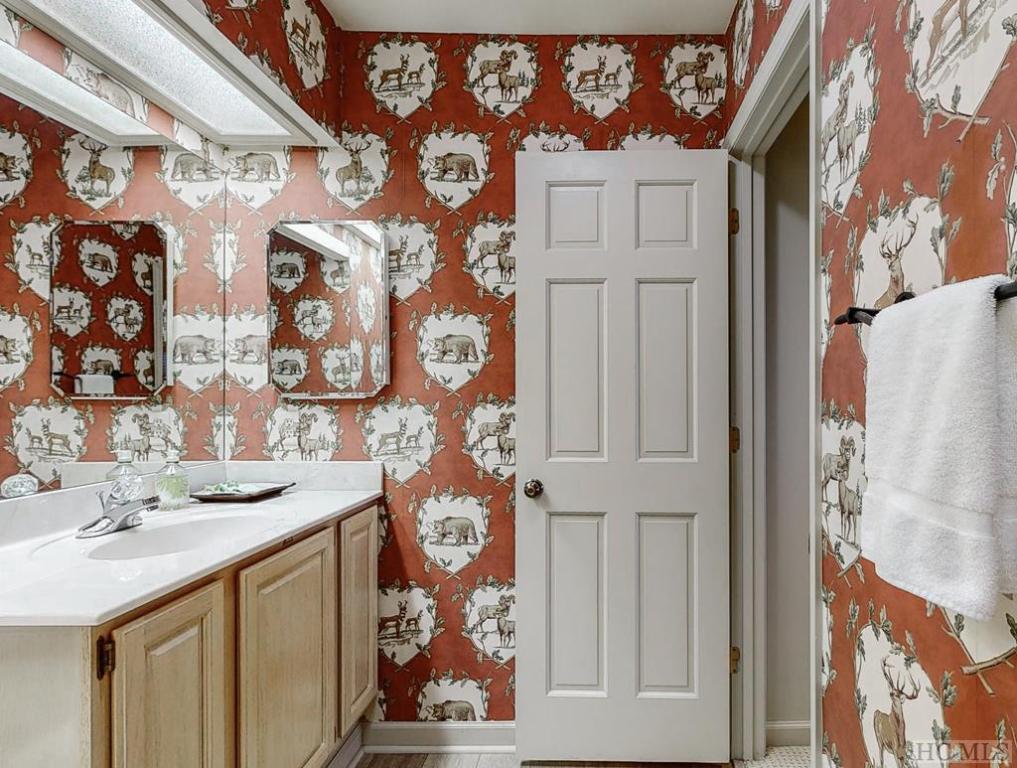 490 North Big Bearpen Mountain Road