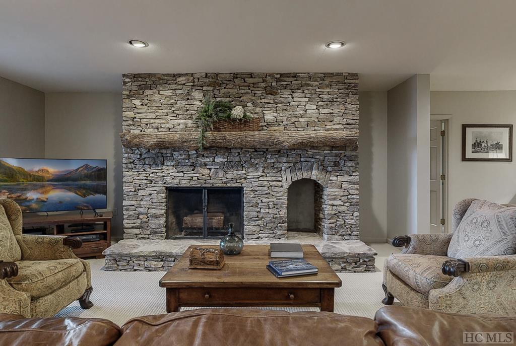 490 North Big Bearpen Mountain Road