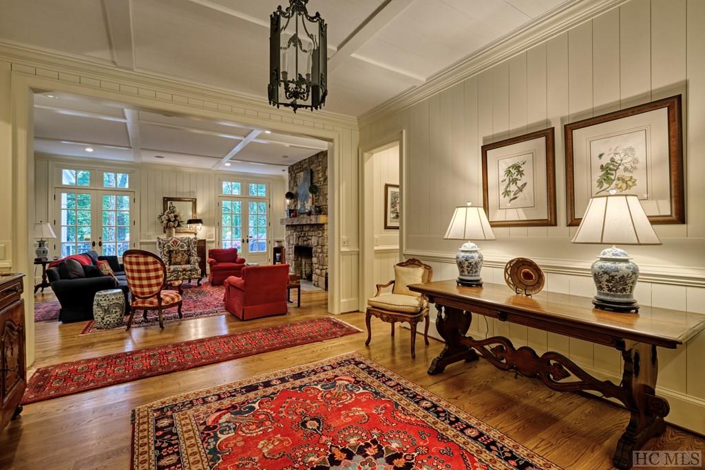 309 N Upper Lake Road