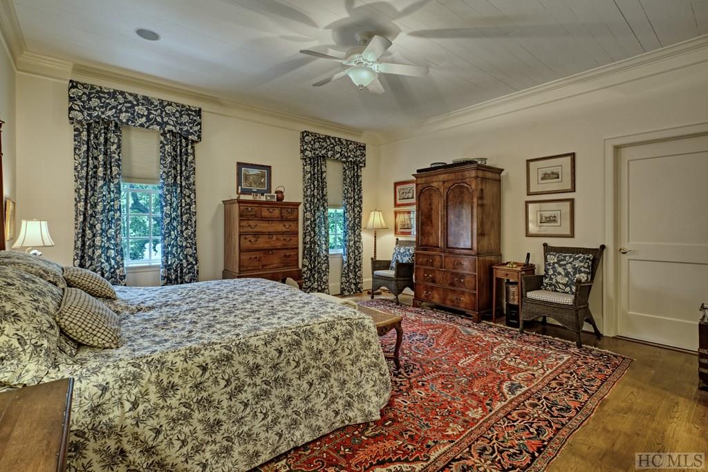 309 N Upper Lake Road