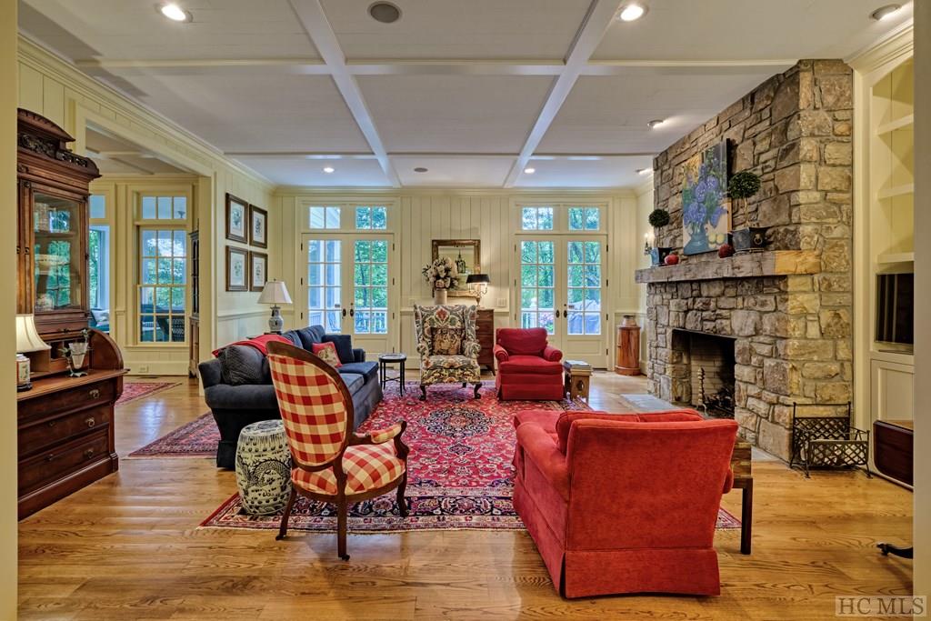 309 N Upper Lake Road