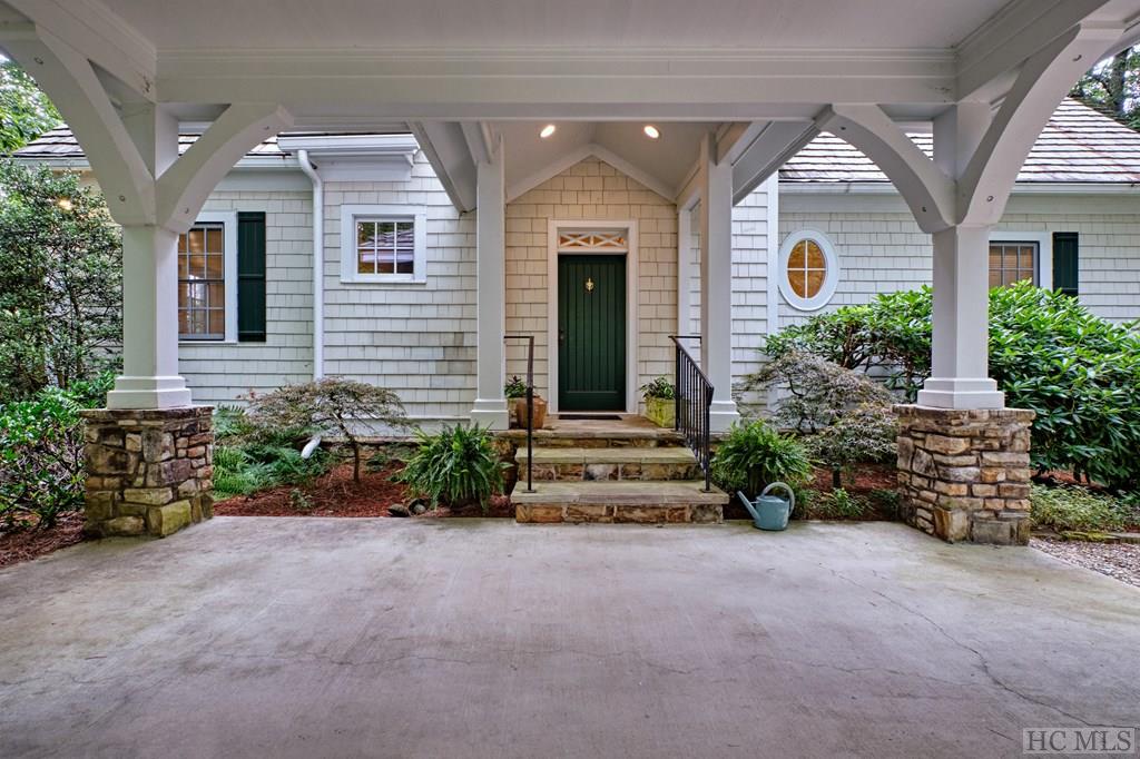 309 N Upper Lake Road