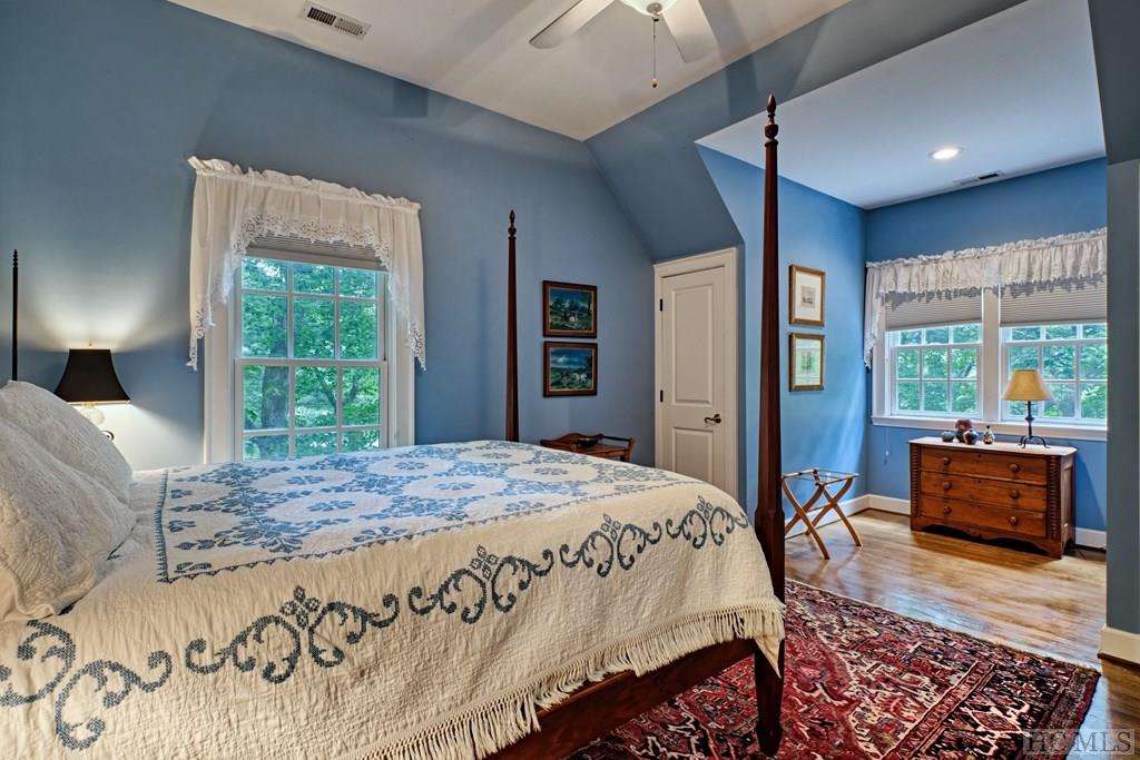 309 N Upper Lake Road