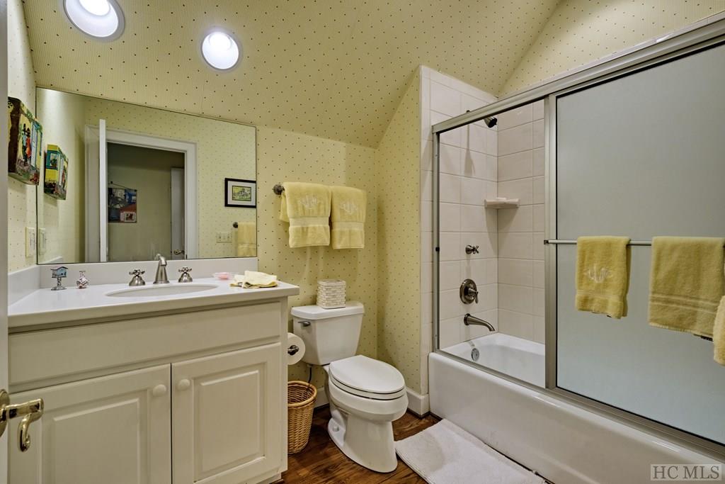 309 N Upper Lake Road