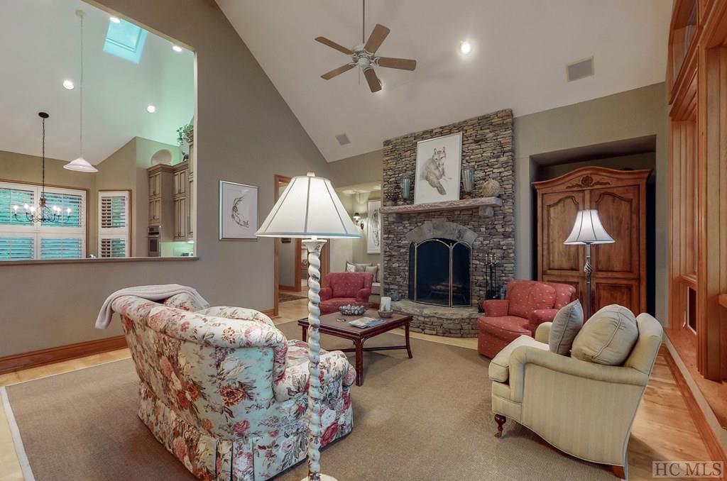 2227 Upper Divide Road