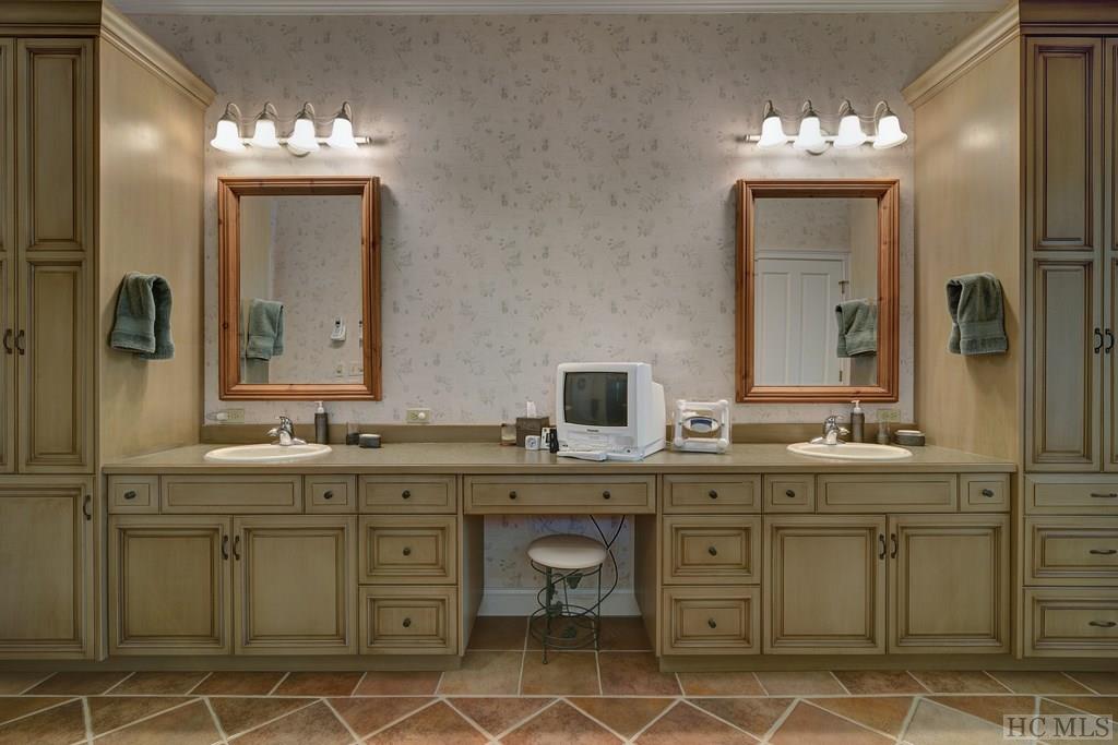 2227 Upper Divide Road