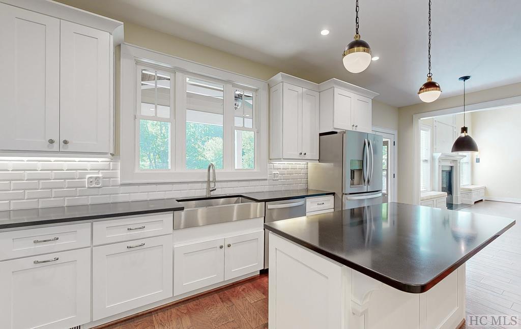 220 Sherwood Forest Road