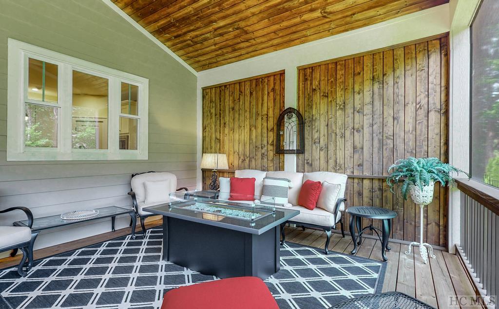 220 Sherwood Forest Road