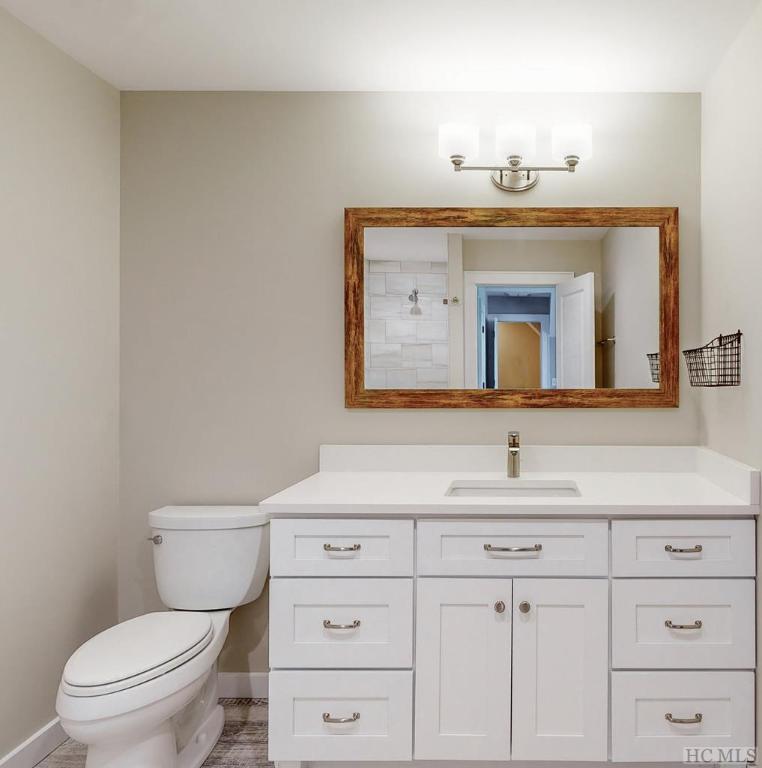 220 Sherwood Forest Road