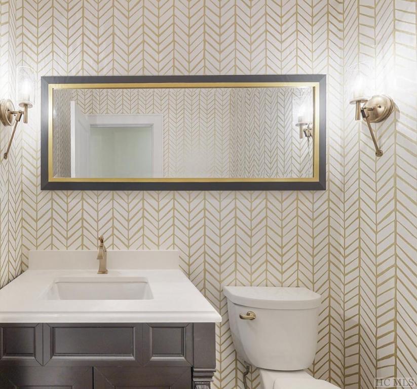 220 Sherwood Forest Road