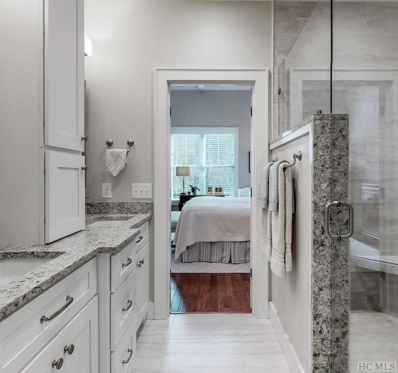 220 Sherwood Forest Road