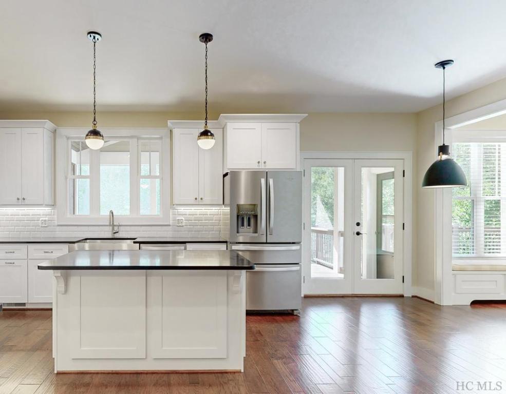 220 Sherwood Forest Road