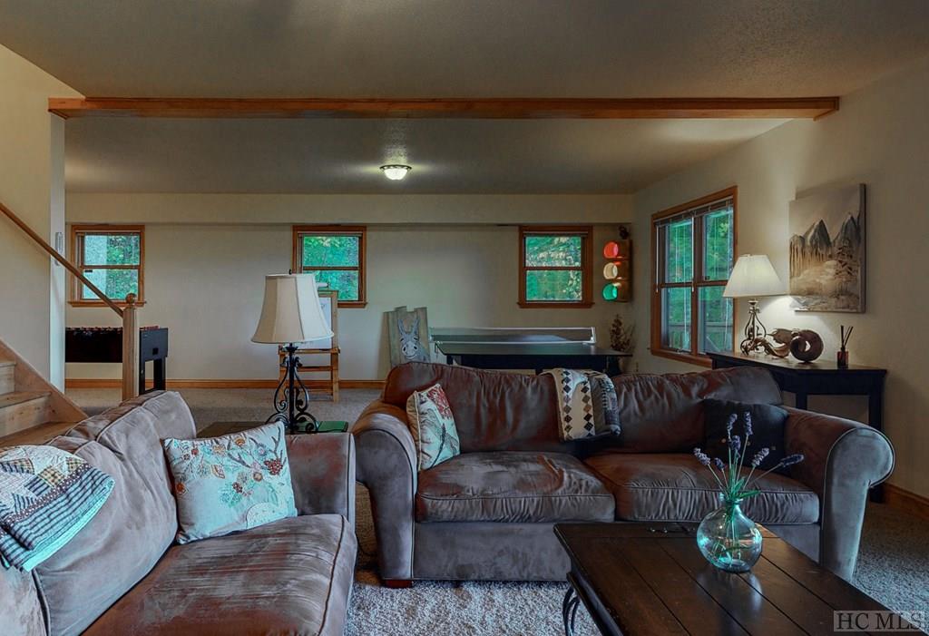 382 Hurrah Ridge