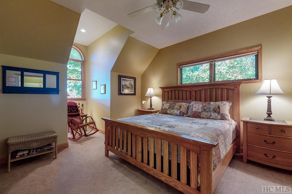 382 Hurrah Ridge
