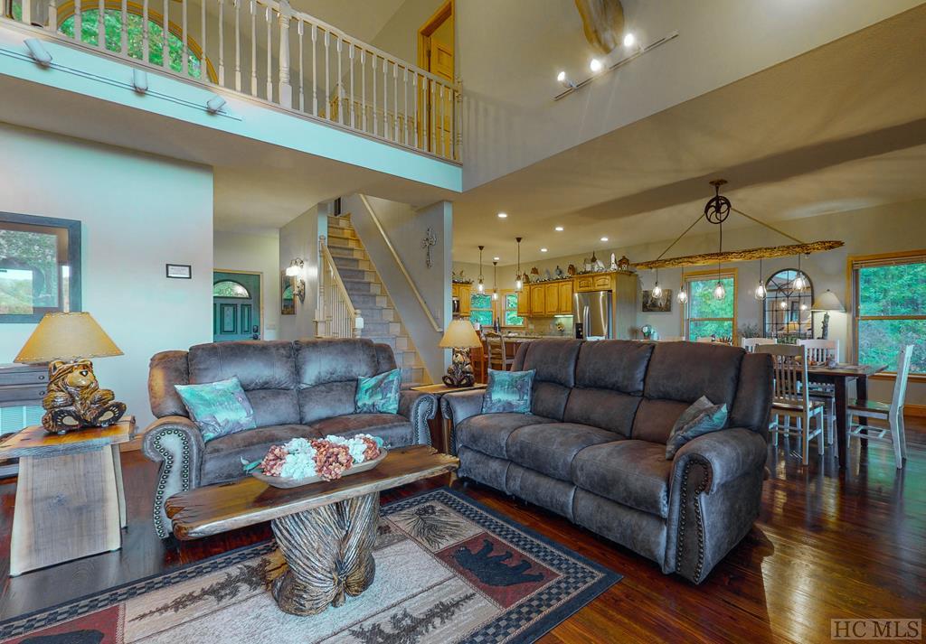 382 Hurrah Ridge