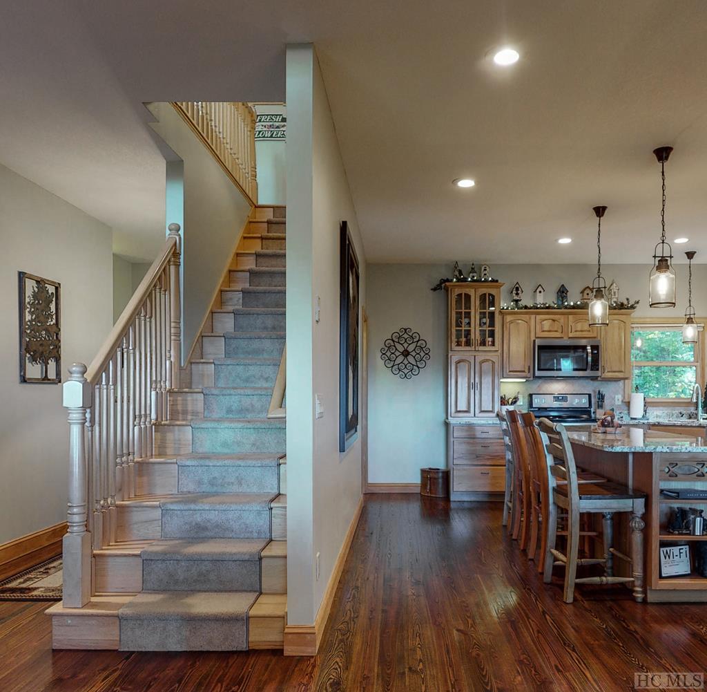 382 Hurrah Ridge