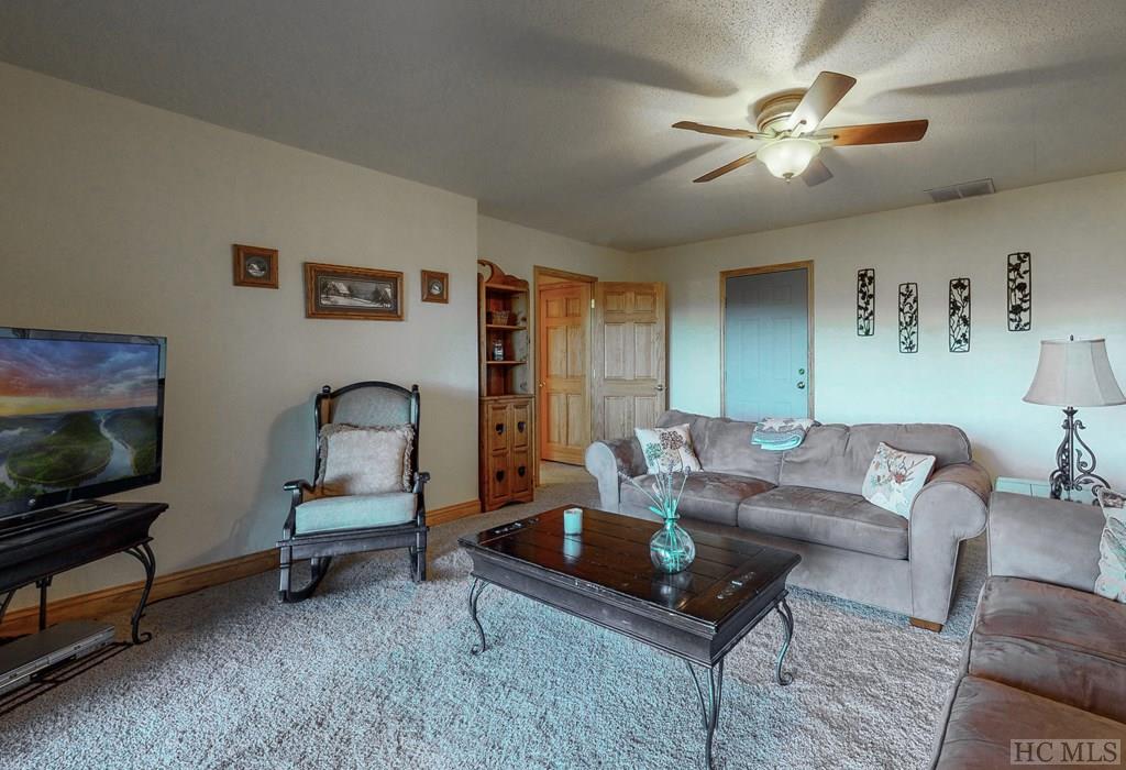 382 Hurrah Ridge
