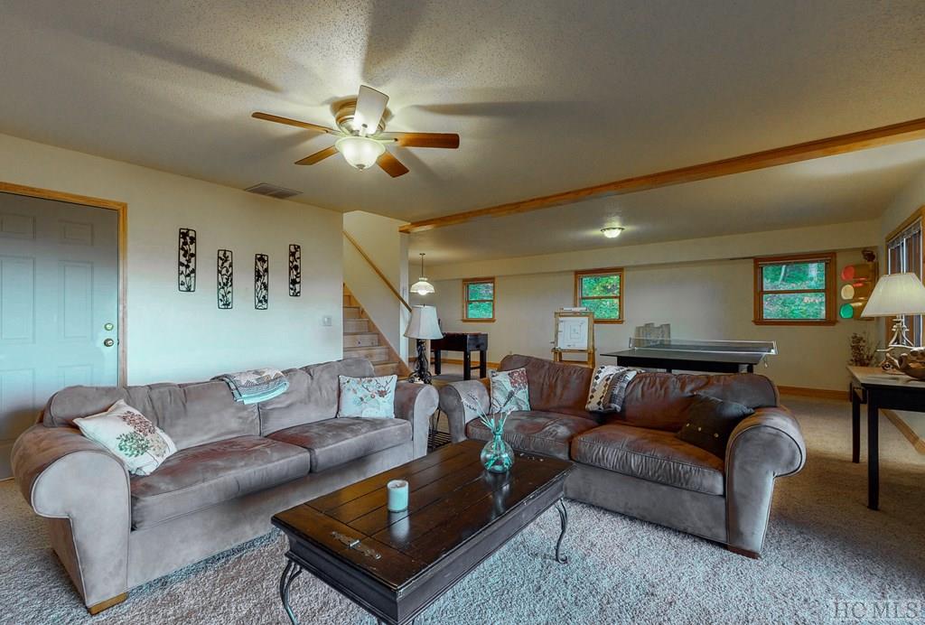 382 Hurrah Ridge
