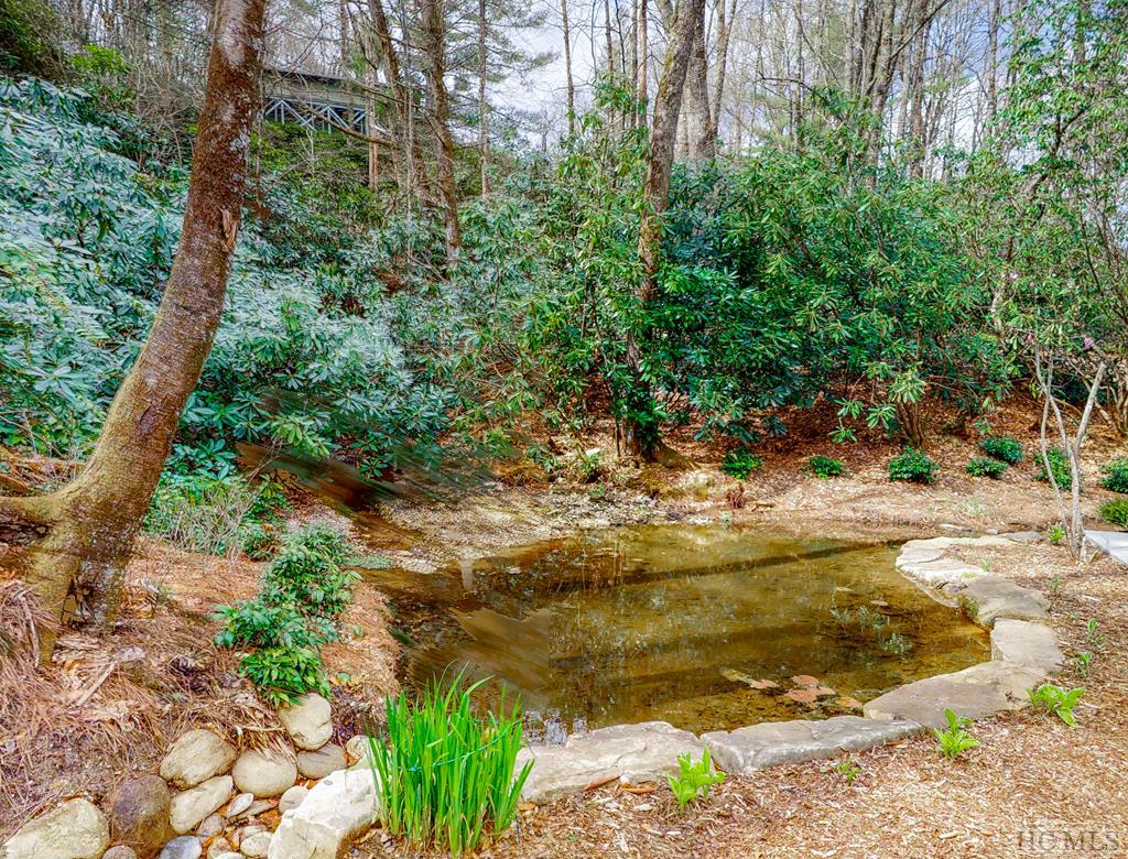 160 Pipers Court