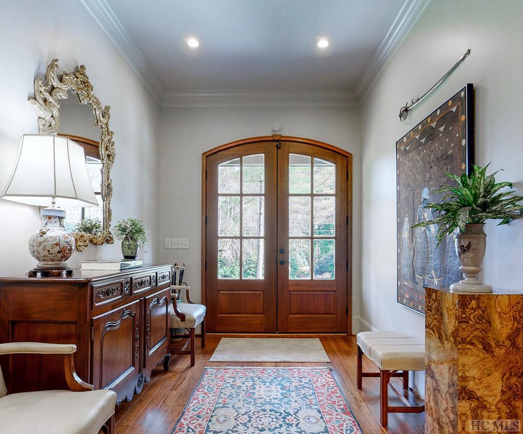 160 Pipers Court