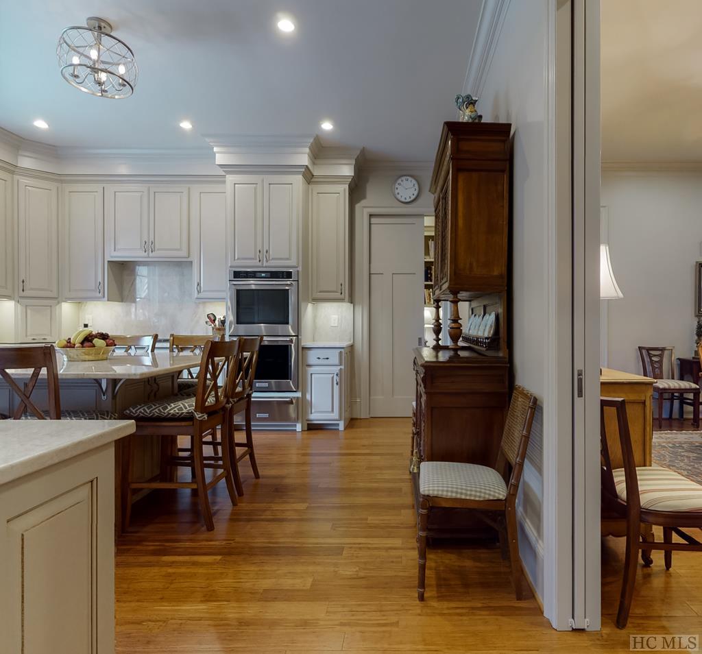 160 Pipers Court