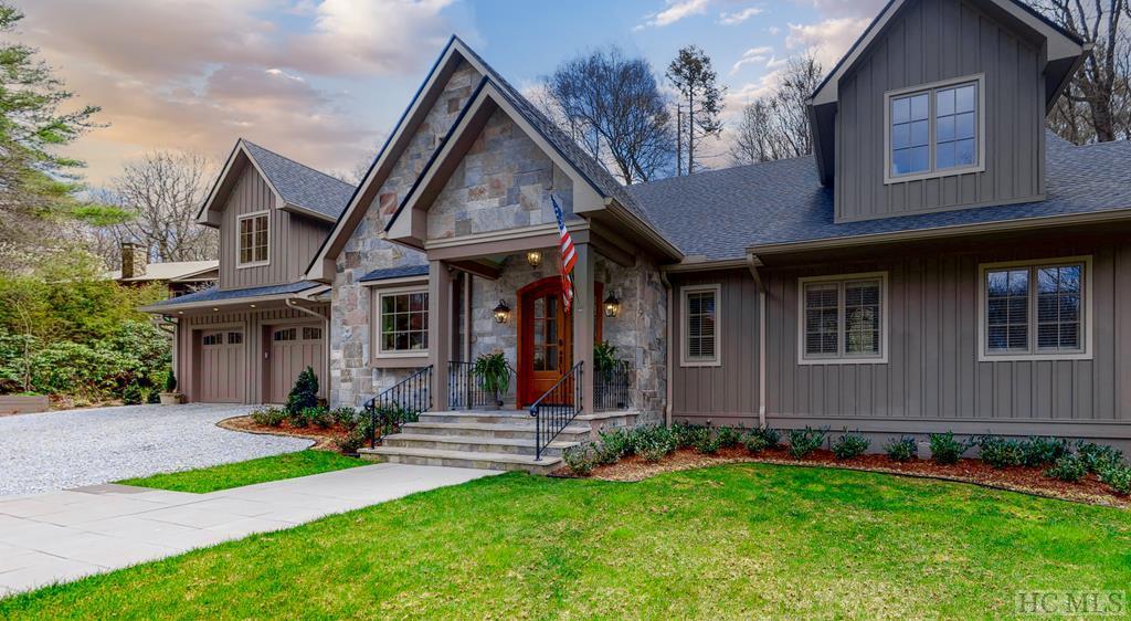 160 Pipers Court