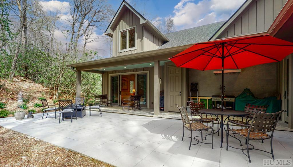 160 Pipers Court