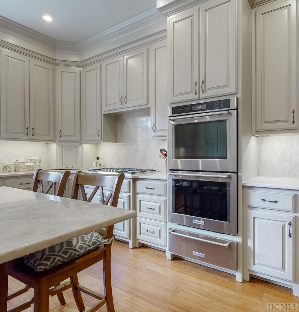 160 Pipers Court