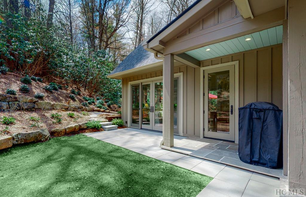 160 Pipers Court
