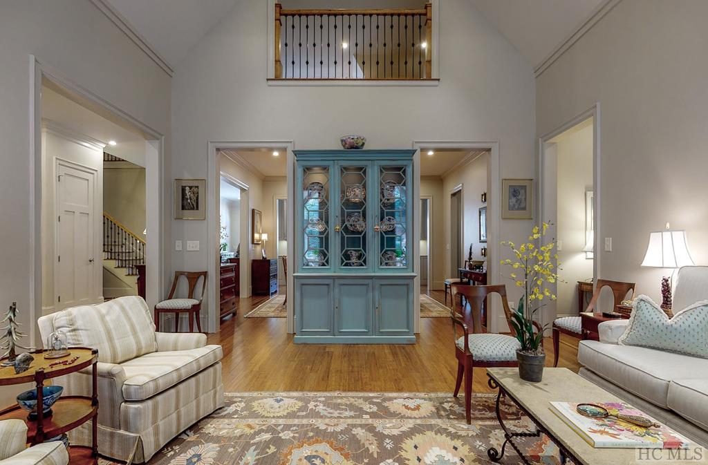 160 Pipers Court