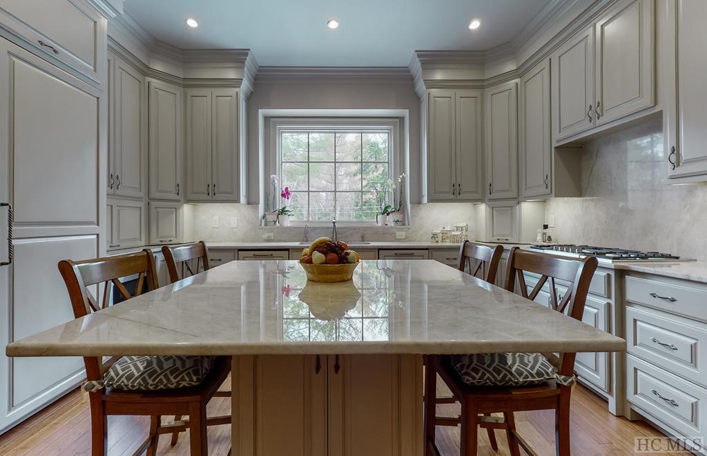 160 Pipers Court