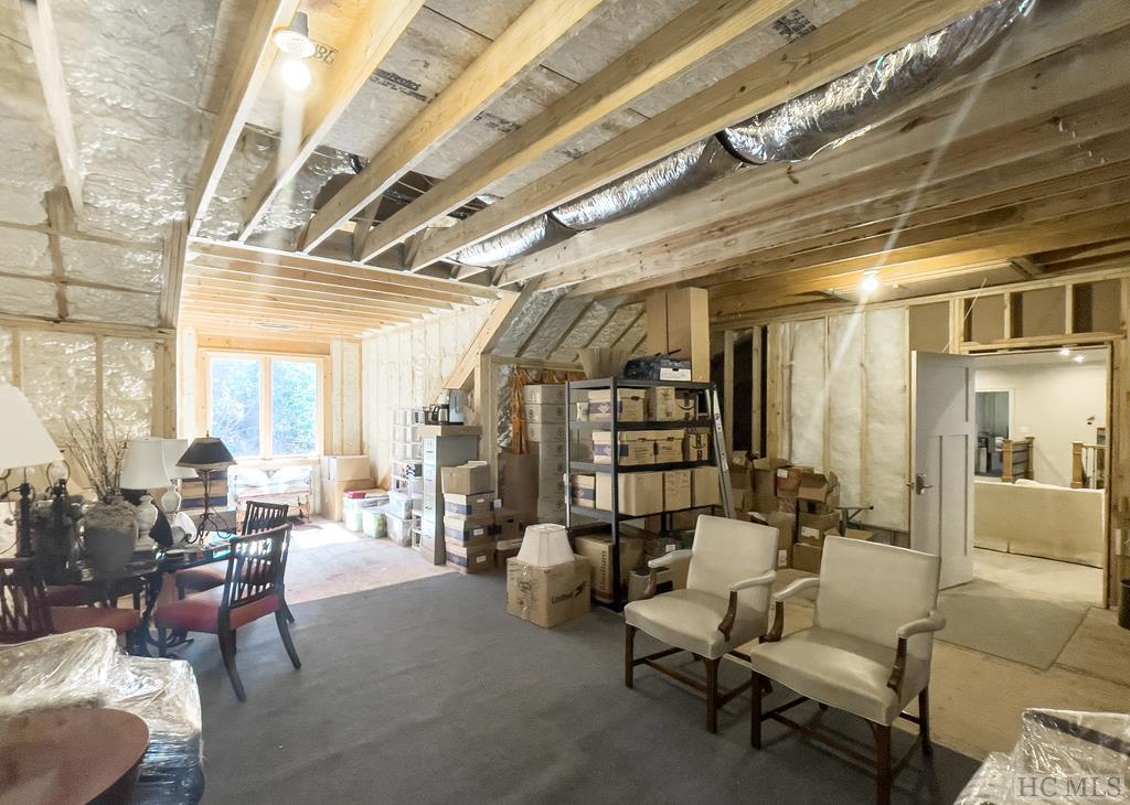 160 Pipers Court