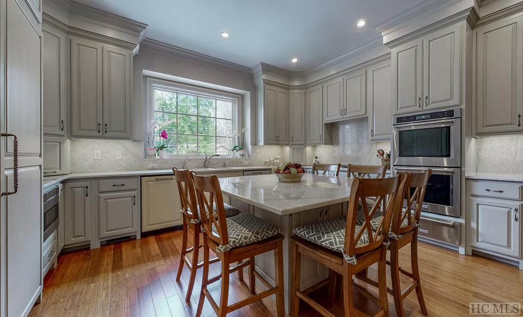 160 Pipers Court
