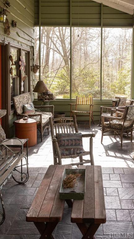 580 Edwards Creek Road