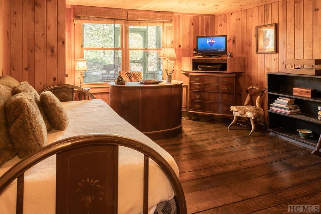 580 Edwards Creek Road