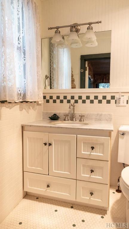 580 Edwards Creek Road