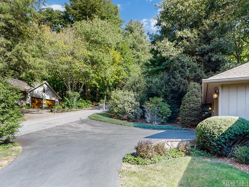 1240 Claire Lane