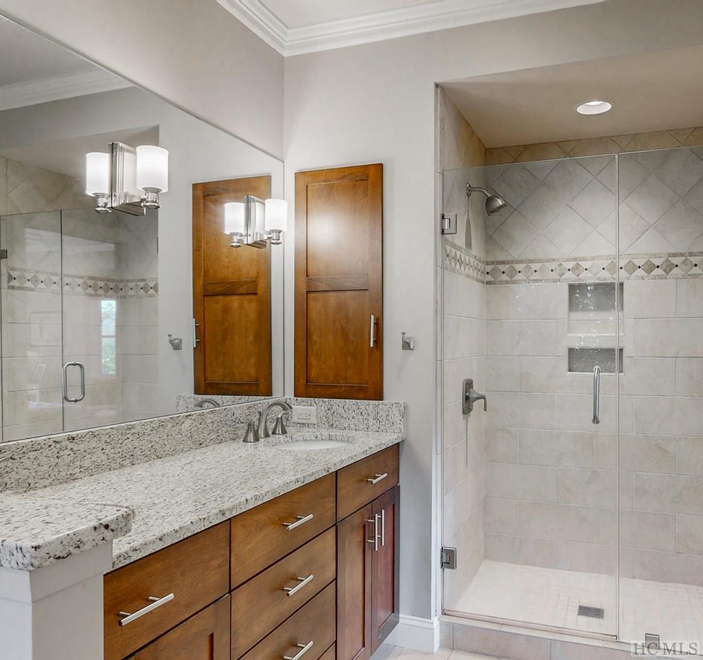 1240 Claire Lane