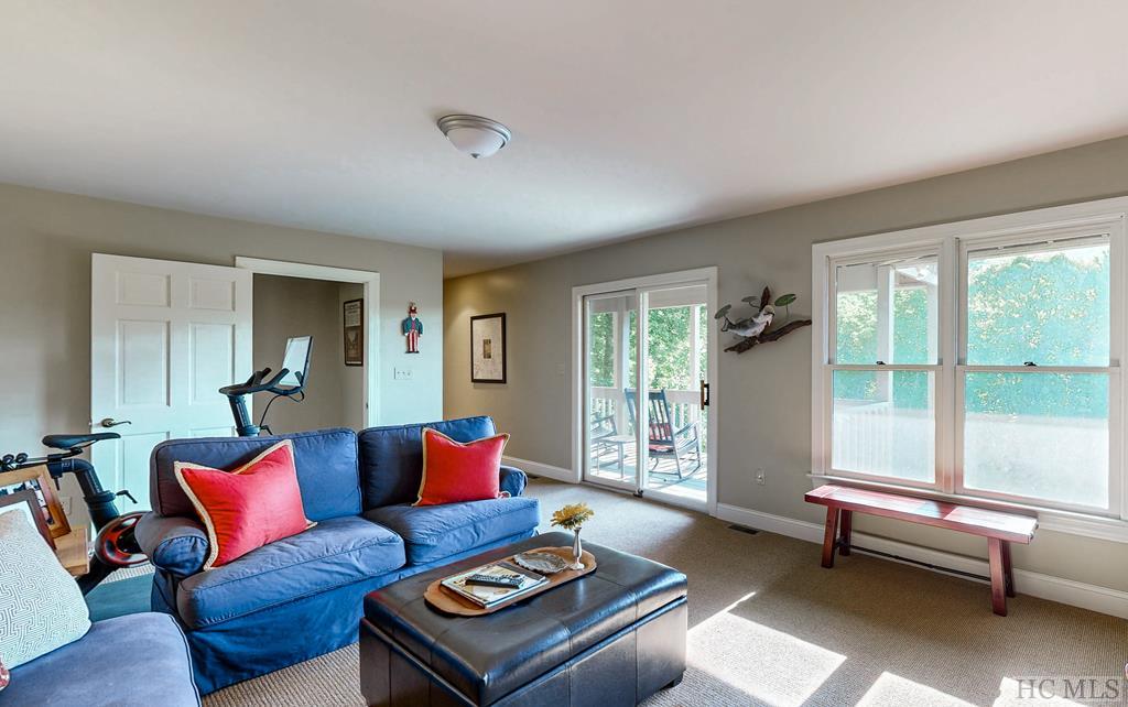 1240 Claire Lane