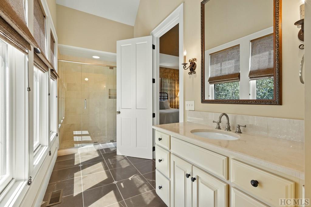 21 Lower Brushy Face Circle