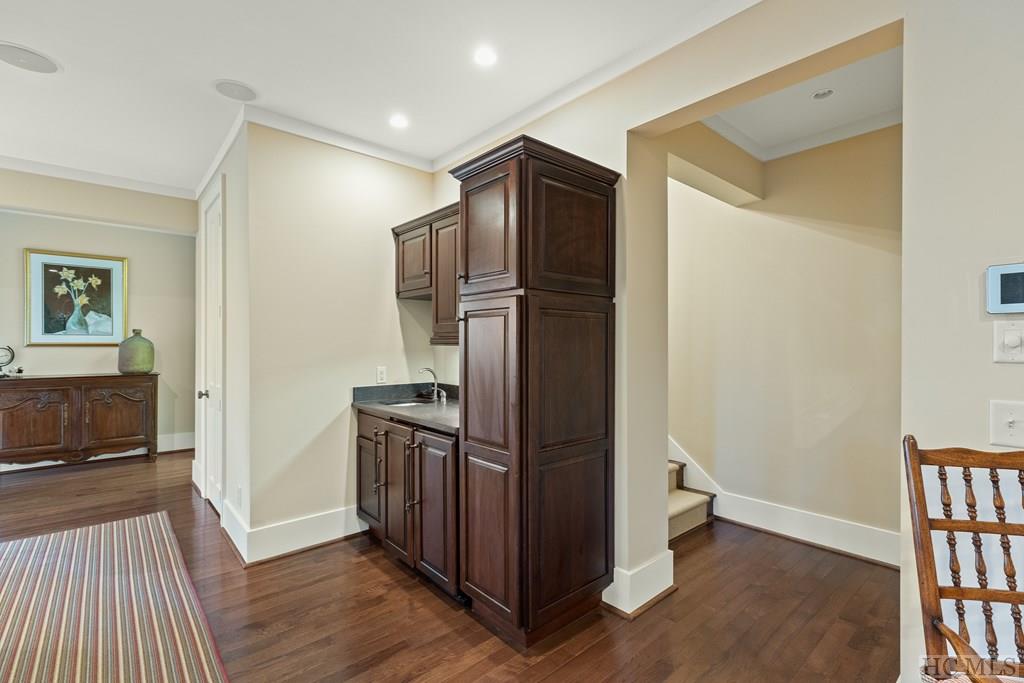 21 Lower Brushy Face Circle