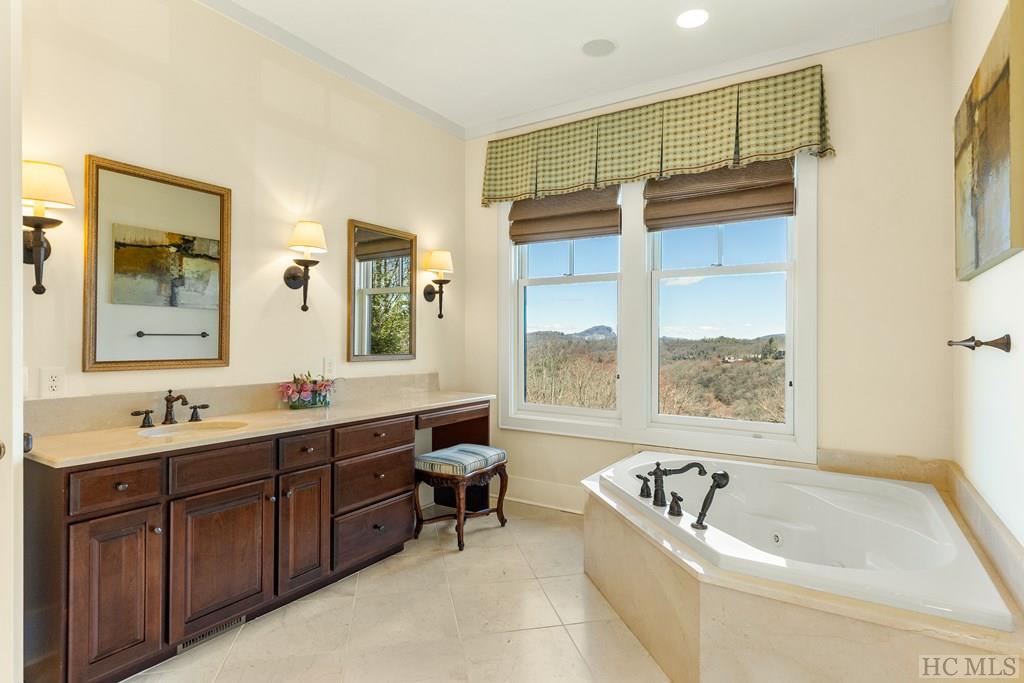 21 Lower Brushy Face Circle