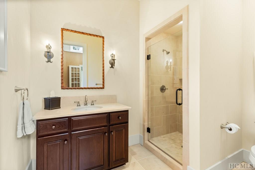 21 Lower Brushy Face Circle