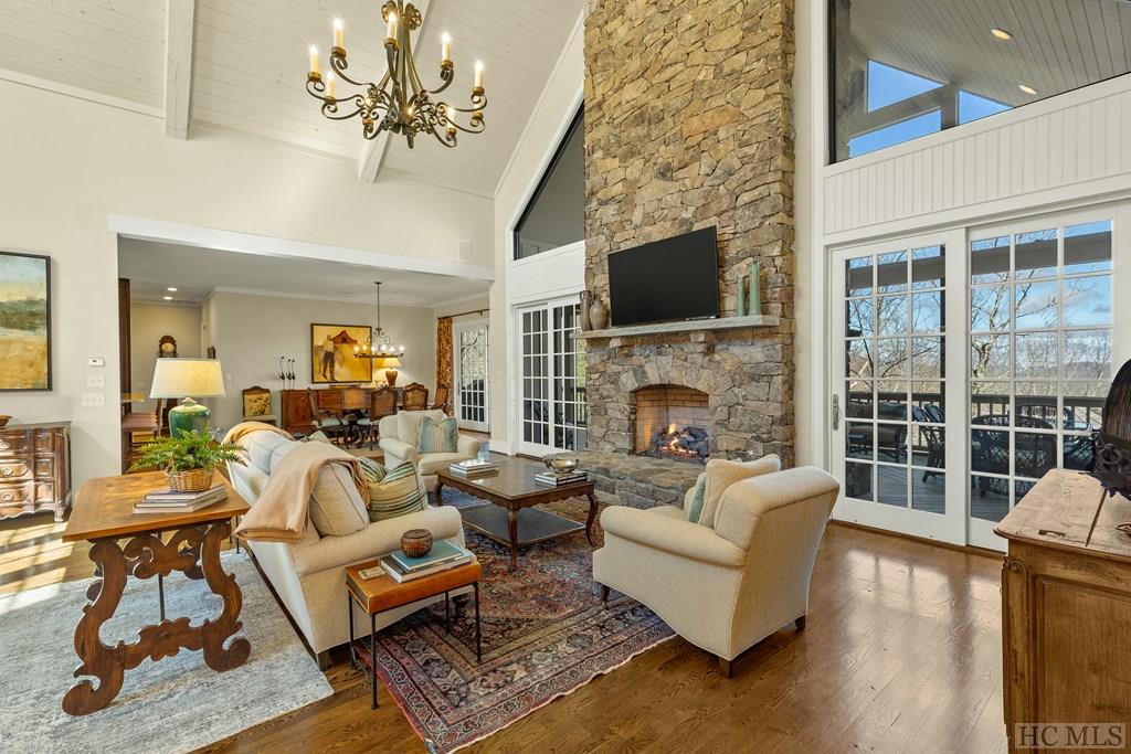 21 Lower Brushy Face Circle