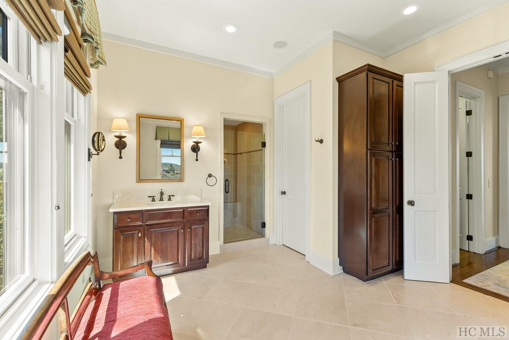 21 Lower Brushy Face Circle