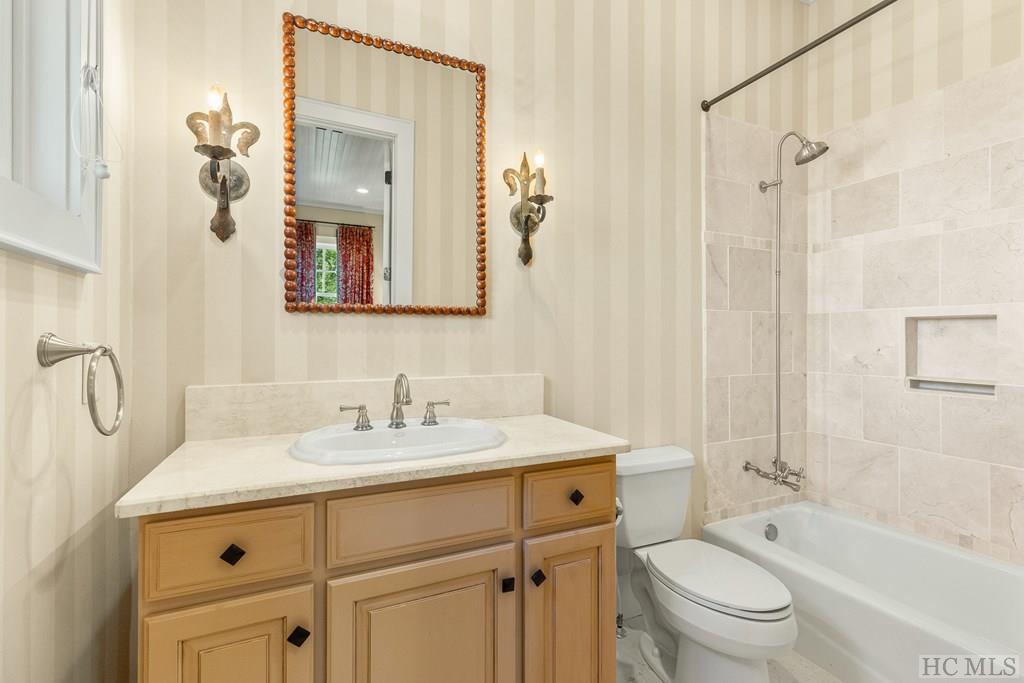 21 Lower Brushy Face Circle