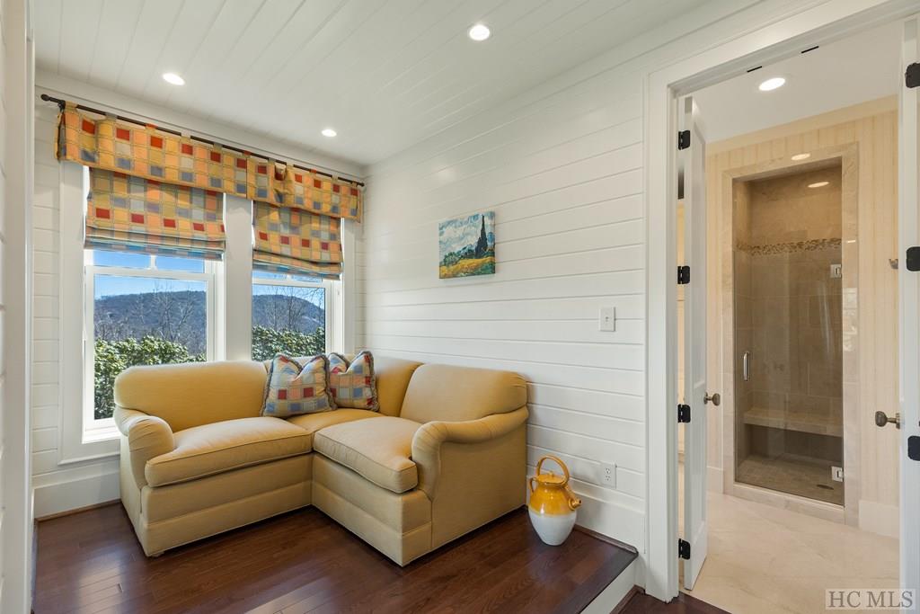 21 Lower Brushy Face Circle