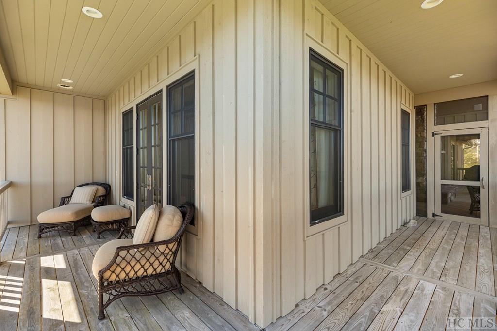 21 Lower Brushy Face Circle